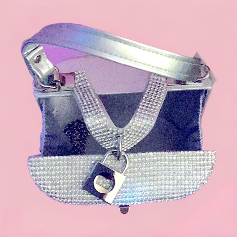 ALESSIA NWT TOP HANDLE SATCHEL CROSSBODY BAG SILVER SHINY RHINESTONE BLING PARTY - Picture 5 of 6